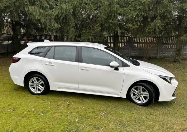 Toyota Corolla cena 60900 przebieg: 126000, rok produkcji 2020 z Lębork małe 277